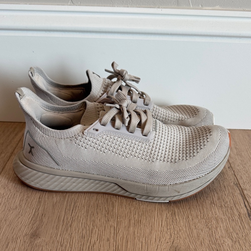 Flux Footwear Adapt Runner